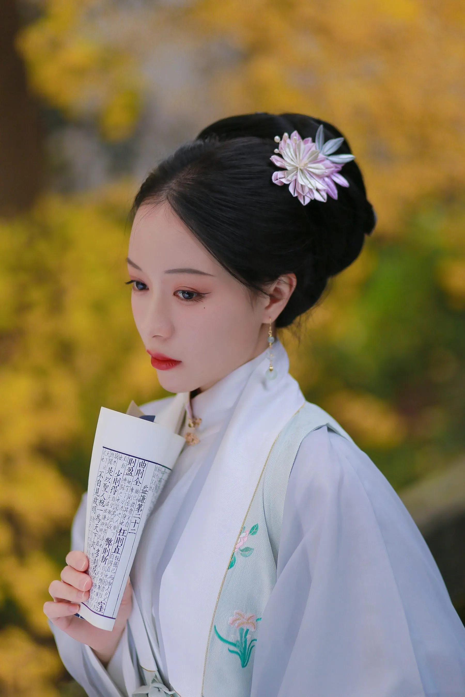 [YITUYU艺图语]2022.02.17 银杏歌 花泽阮阮 [35P]插图